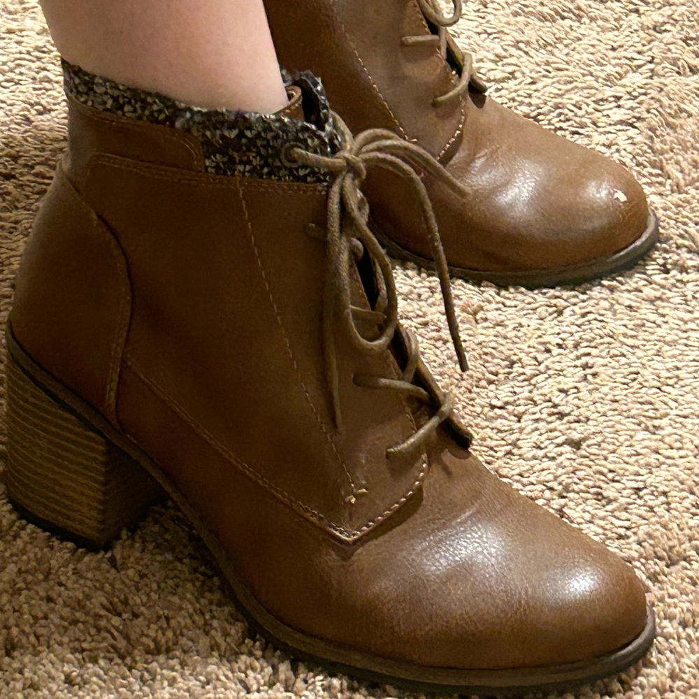White Mountain Booties